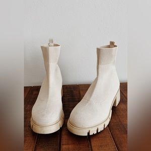 ✰ Cream Boots ✰